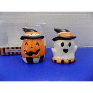 NEW Halloween Pumpkin Ghost Salt & Pepper Shaker Fall Decor